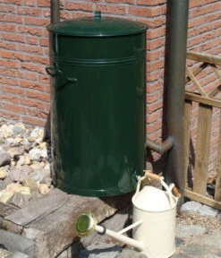 RENNER Metall-Regentonne Inkl. Steckanschluss, 150 L, Dunkelgrün 18 RENNER Metall-Regentonne Inkl. Steckanschluss, 150 L, Dunkelgrün -Gartenbedarf Förderung 6609481 WE MO 002 RegenwasserSammeltonnemitSteckanschlussca150l